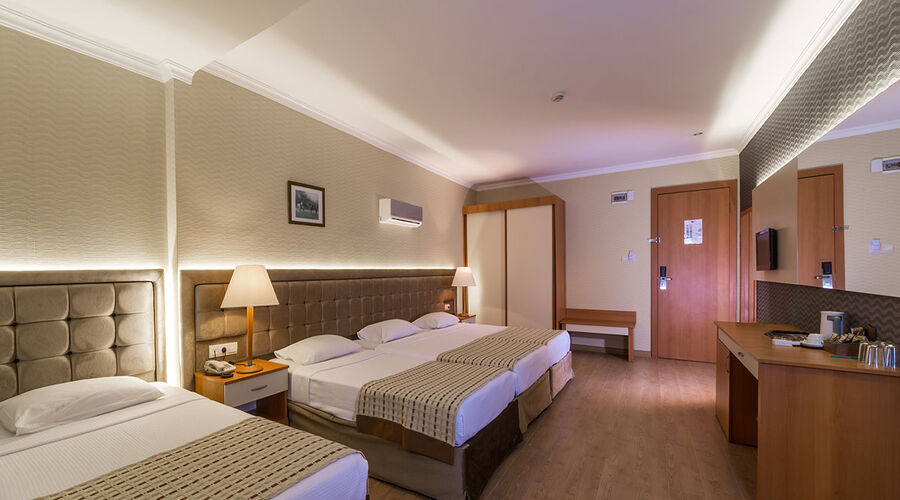 L'etoile Beach Hotel 4*