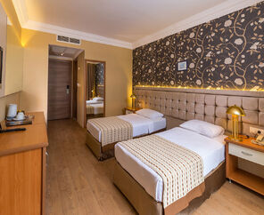 L'etoile Beach Hotel 4*