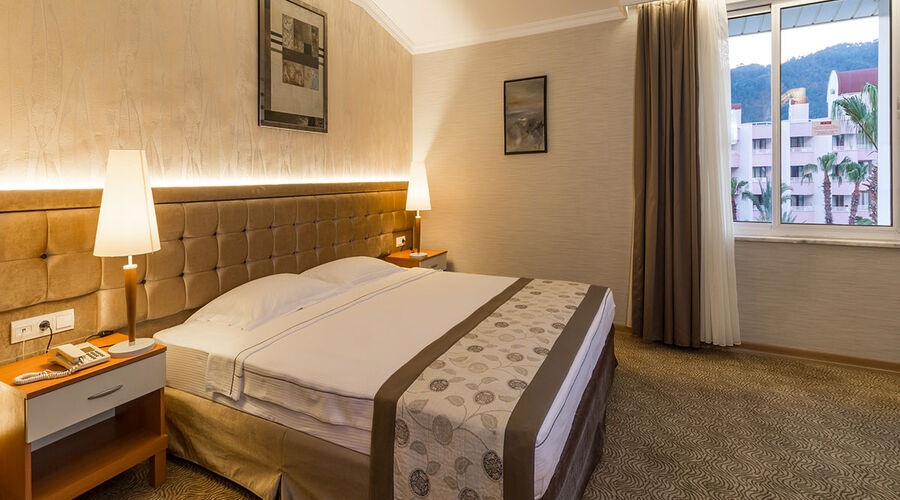 L'etoile Beach Hotel 4*