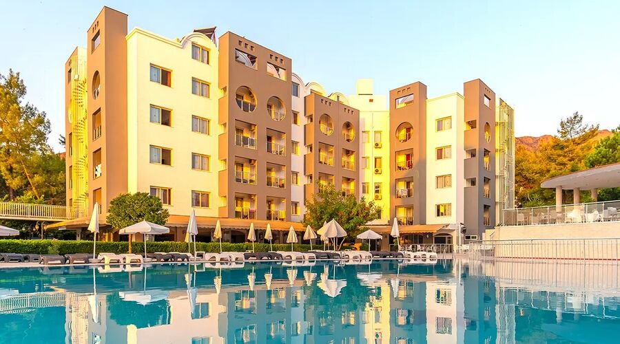 Caprice Beach Hotel  4*