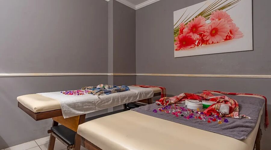Caprice Beach Hotel  4*