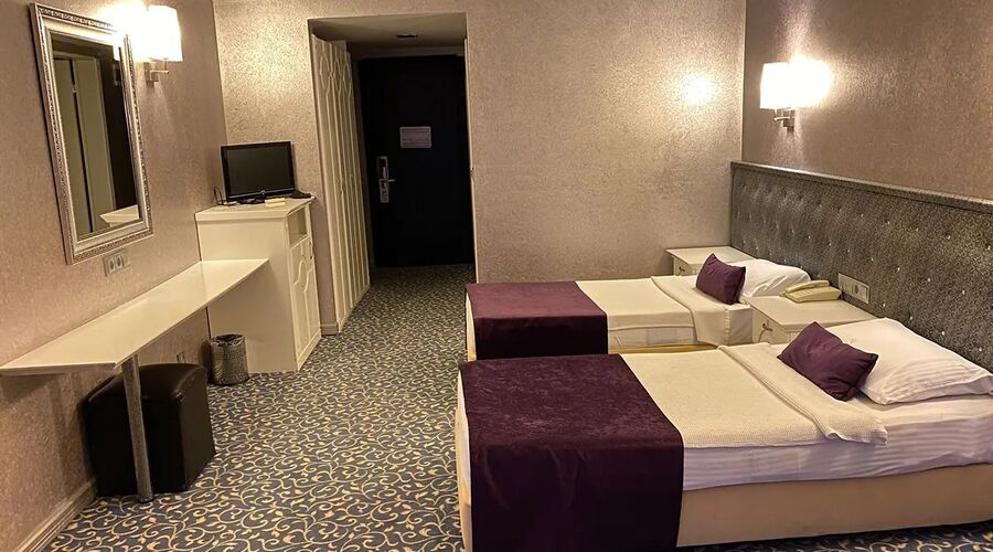 Caprice Beach Hotel  4*