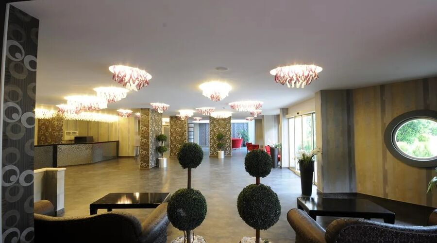 Caprice Beach Hotel  4*