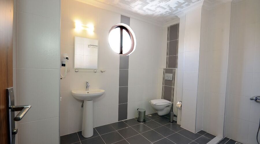 Astoria Life Hotel 3*