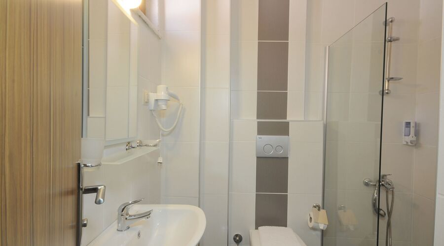 Astoria Life Hotel 3*