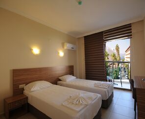 Astoria Life Hotel 3*