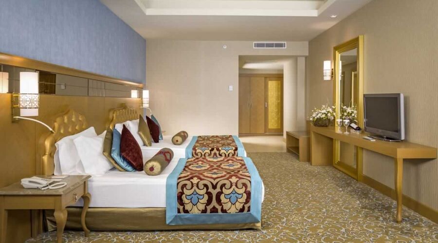 Royal Holiday Palace  5*