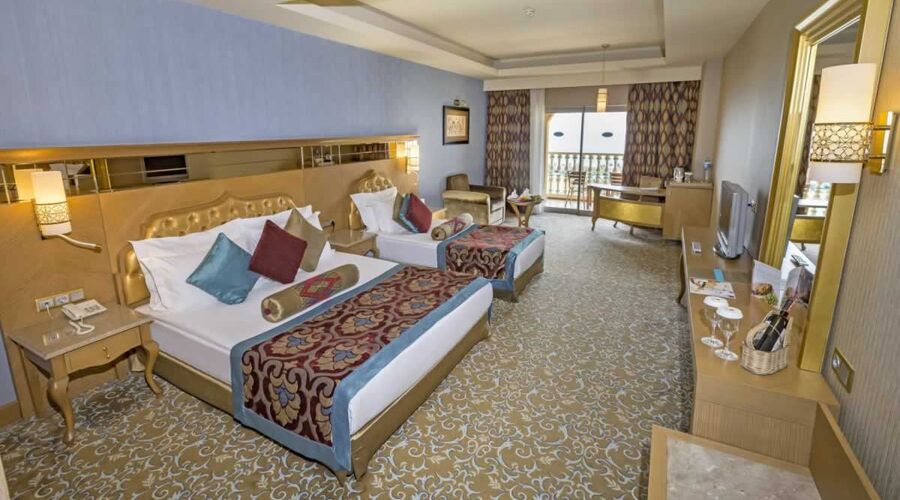 Royal Holiday Palace  5*