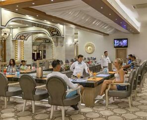 Royal Holiday Palace  5*
