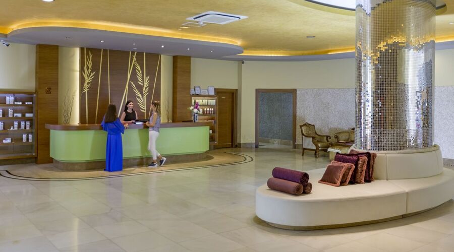 Royal Holiday Palace  5*