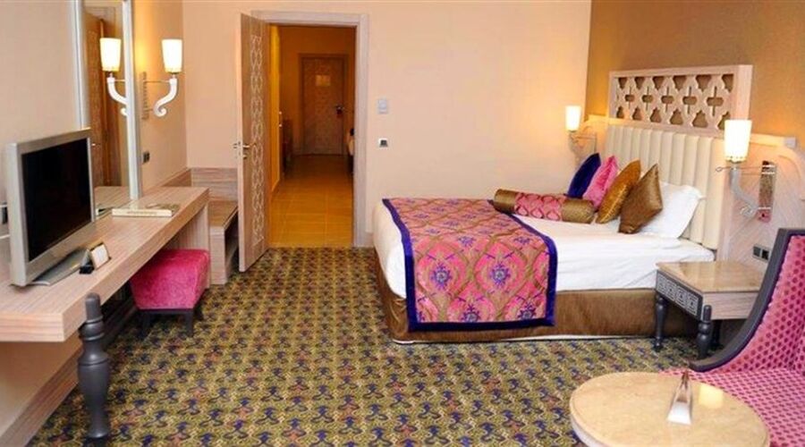 Royal Alhambra Palace 5*