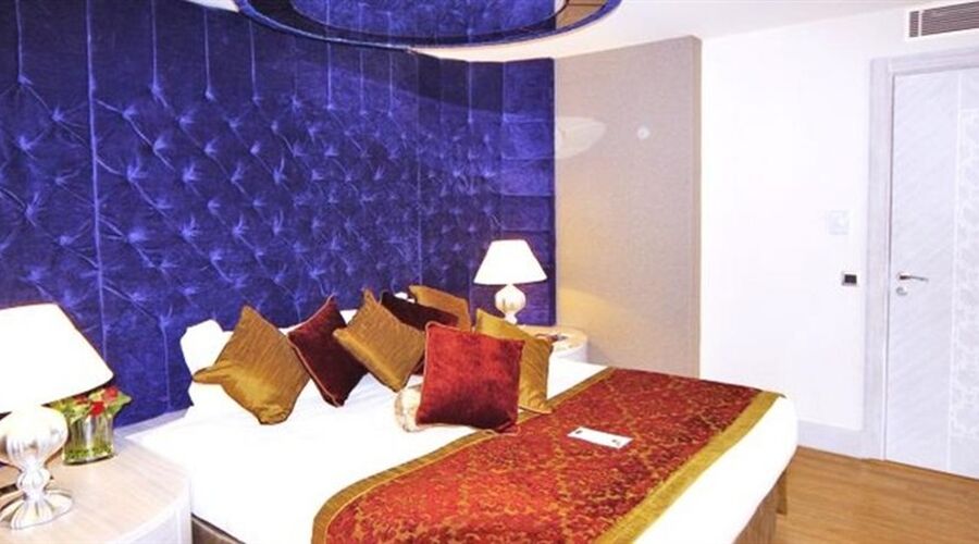 Royal Alhambra Palace 5*