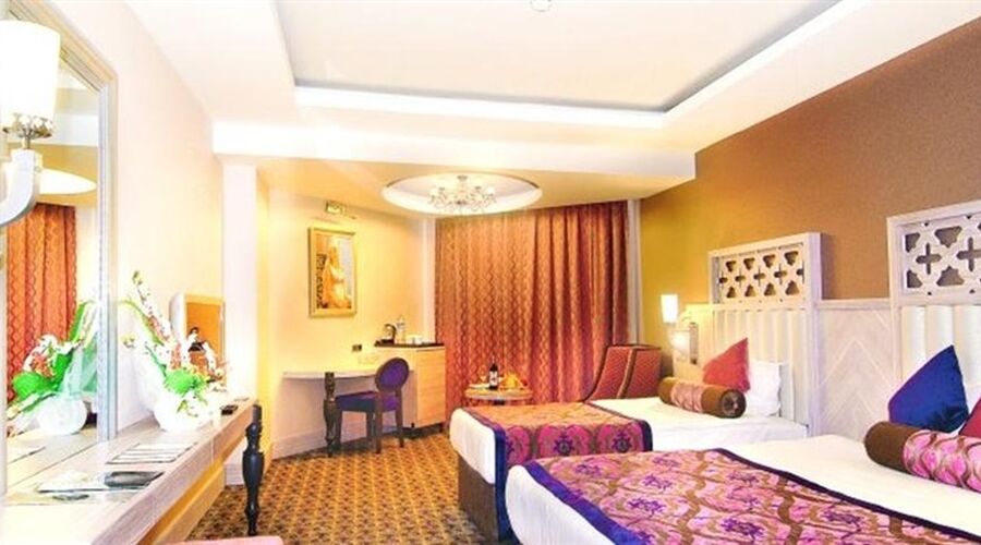 Royal Alhambra Palace 5*
