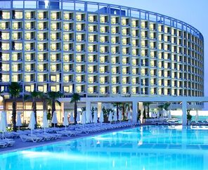 Crystal Centro Lara 5*