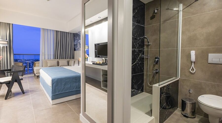 Crystal Centro Lara 5*