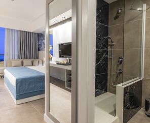 Crystal Centro Lara 5*