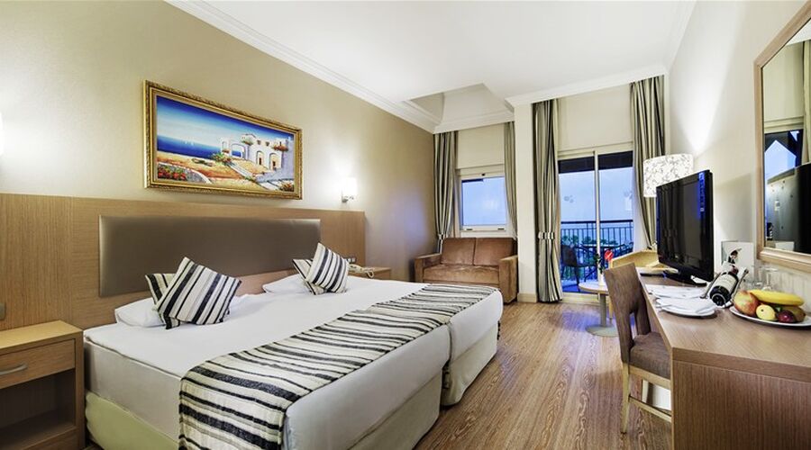 Crystal Tat Beach Golf Resort & Spa 5*