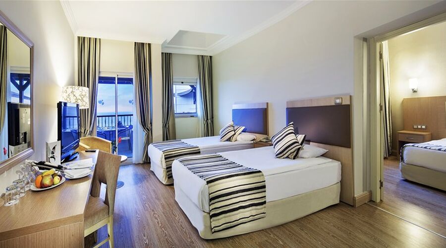 Crystal Tat Beach Golf Resort & Spa 5*