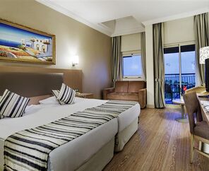 Crystal Tat Beach Golf Resort & Spa 5*