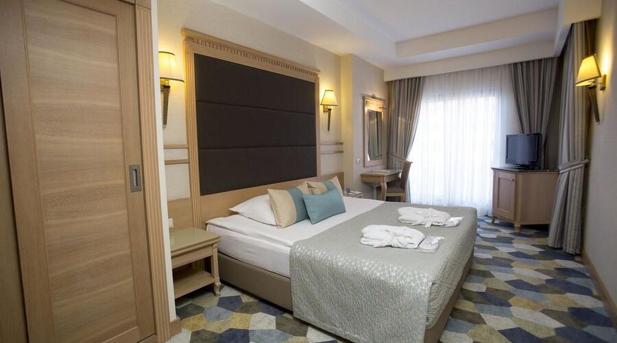 Fame Residence Lara & Spa  5*