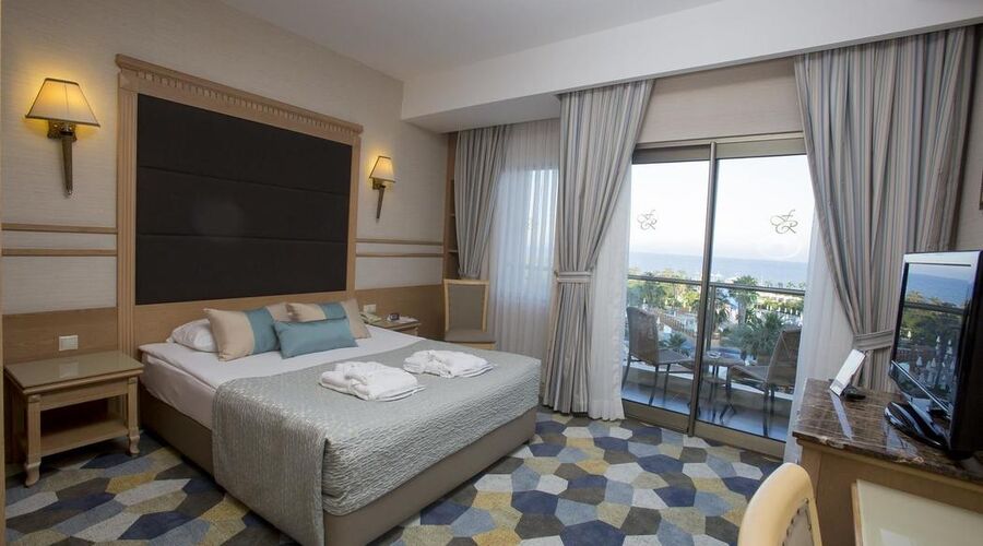 Fame Residence Lara & Spa  5*