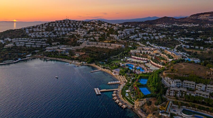 Sianji Well Being Resort   5*