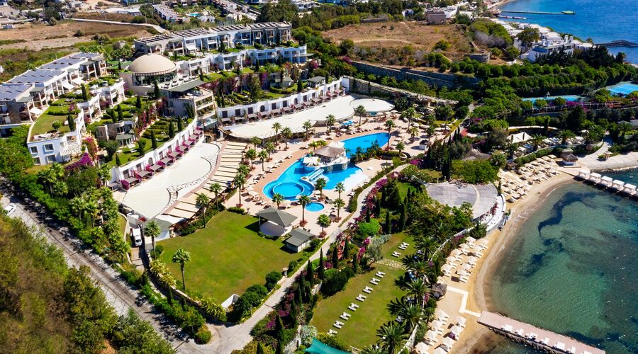 Sianji Well Being Resort   5*
