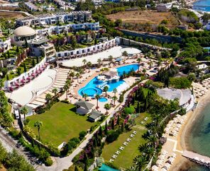 Sianji Well Being Resort   5*