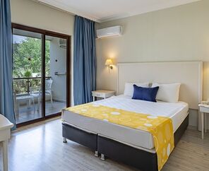 Miarosa İncekum Beach  5*