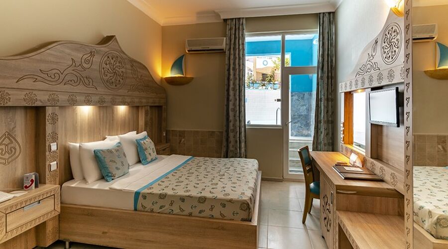 Miarosa Kemer Beach  5*