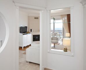 Sianji Well Being Resort   5*
