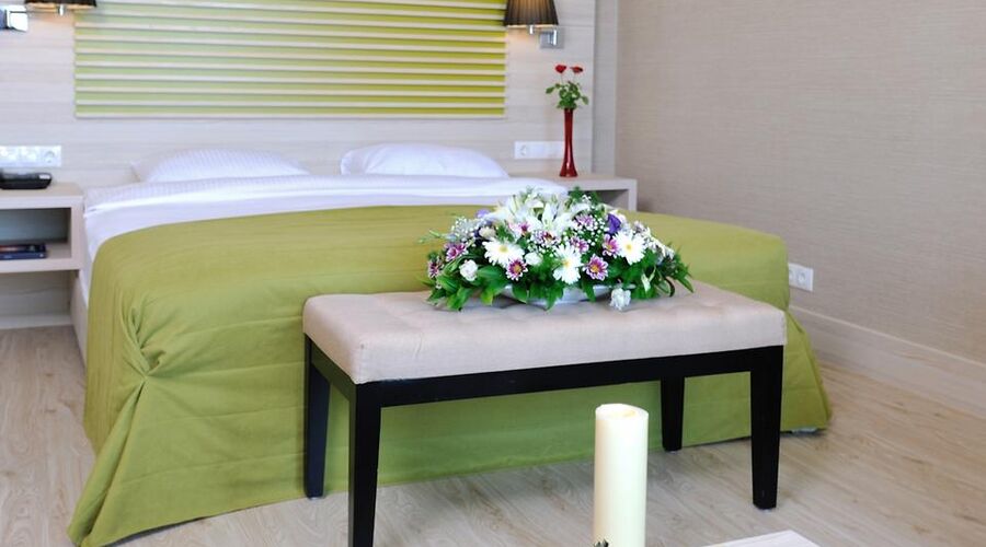 Sianji Well Being Resort   5*