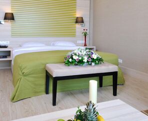 Sianji Well Being Resort   5*