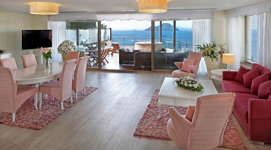 Sianji Well Being Resort   5*