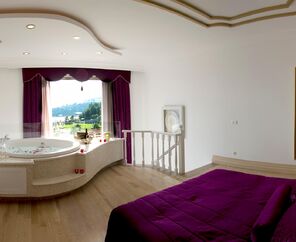 Sianji Well Being Resort   5*