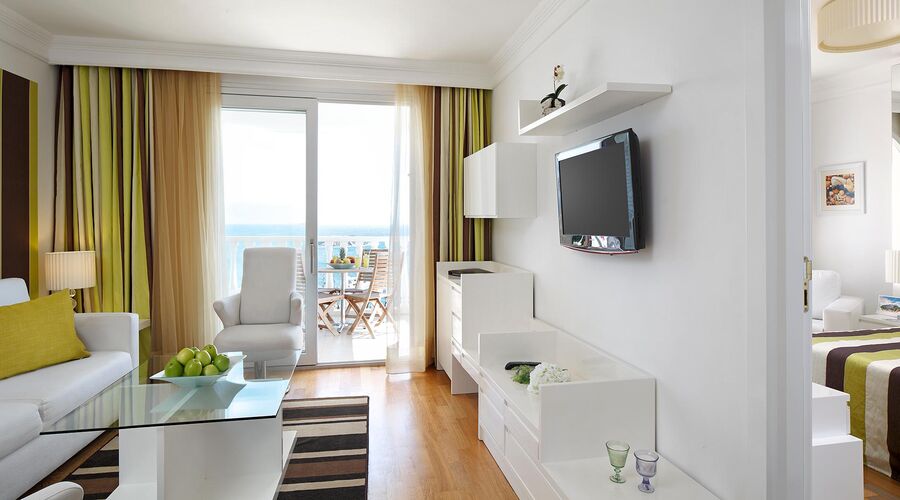 Sianji Well Being Resort   5*
