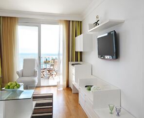 Sianji Well Being Resort   5*