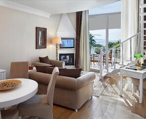 Sianji Well Being Resort   5*