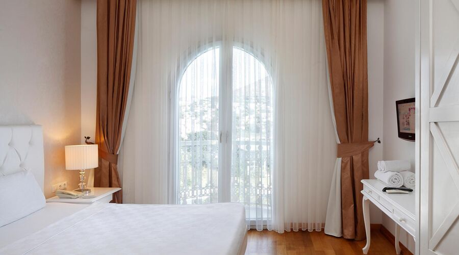 Sianji Well Being Resort   5*