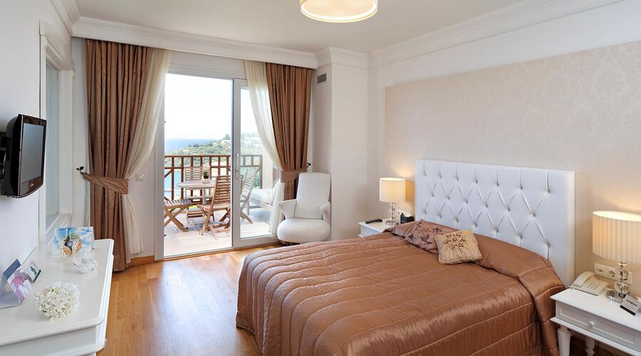 Sianji Well Being Resort   5*