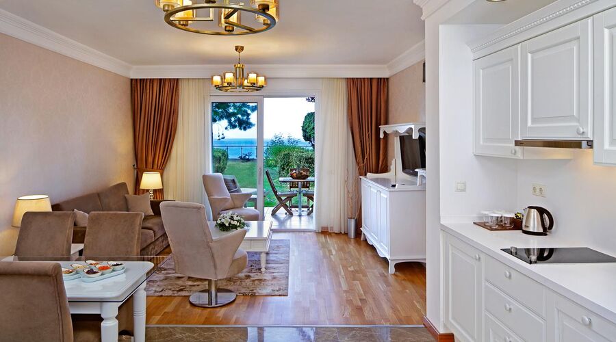 Sianji Well Being Resort   5*