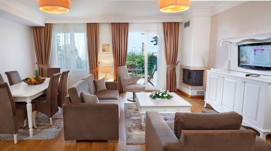 Sianji Well Being Resort   5*