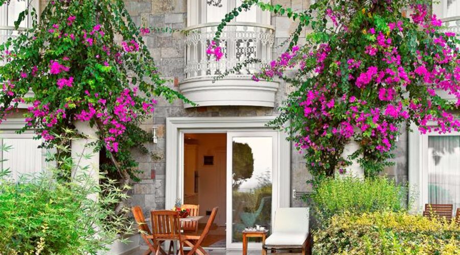 Sianji Well Being Resort   5*
