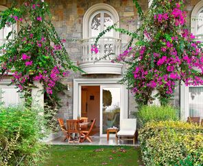 Sianji Well Being Resort   5*