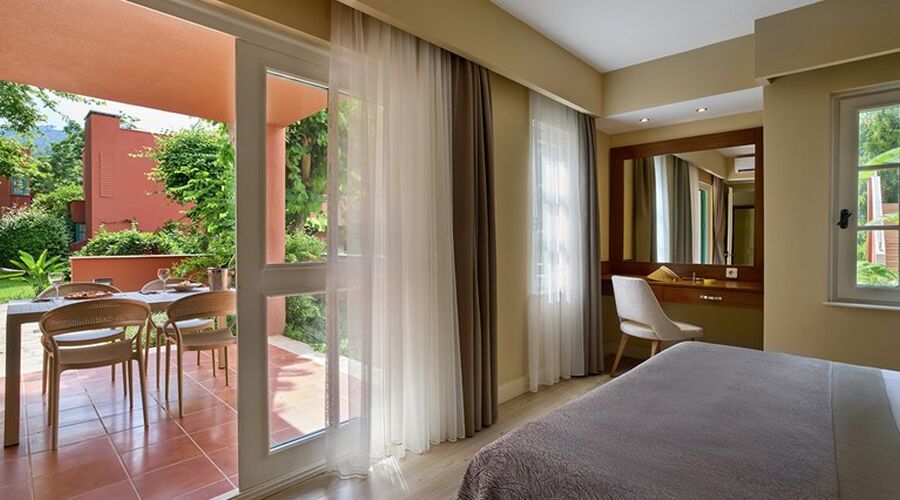 Royal Diwa Tekirova Resort   5*