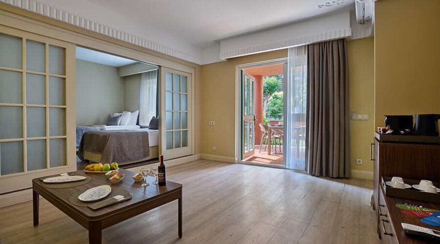 Royal Diwa Tekirova Resort   5*