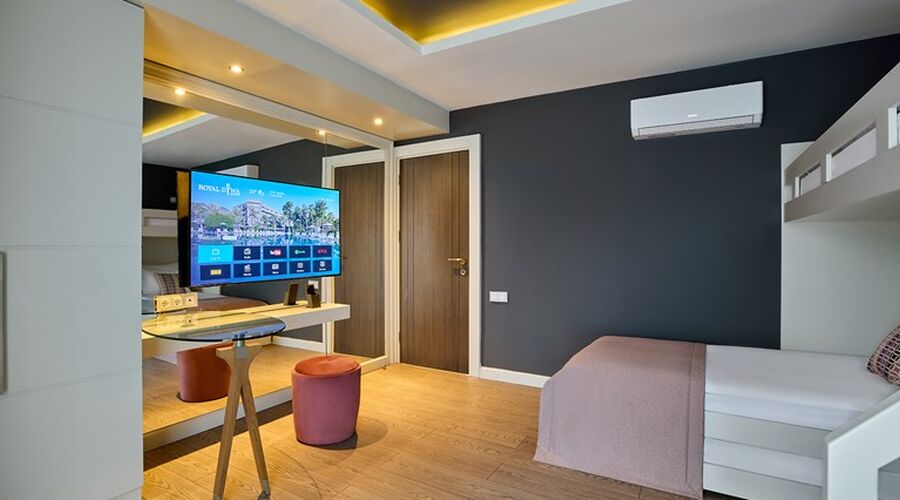 Royal Diwa Tekirova Resort   5*