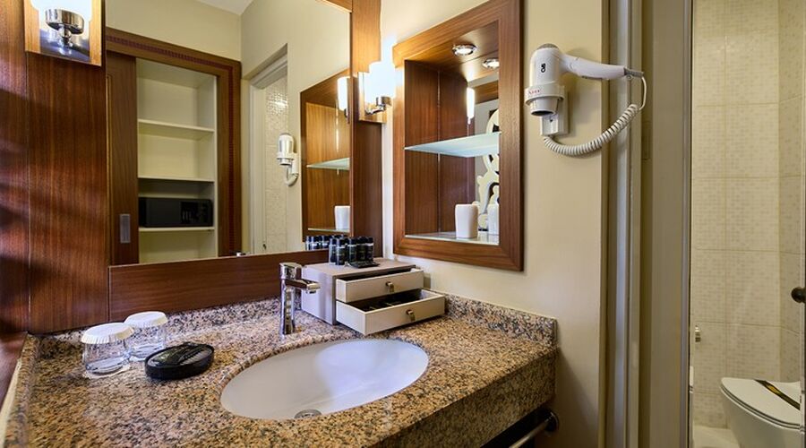 Royal Diwa Tekirova Resort   5*