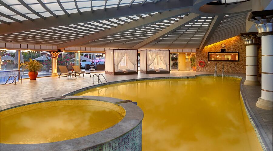 Sianji Well Being Resort   5*