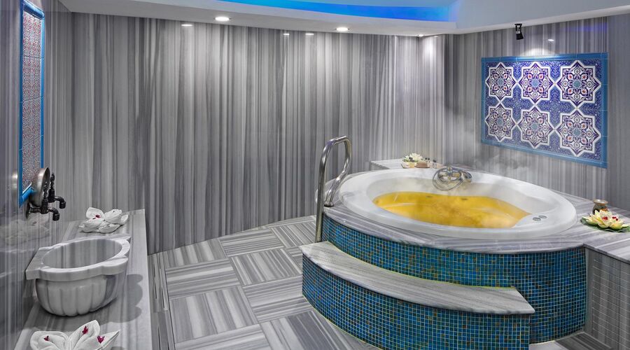 Sianji Well Being Resort   5*